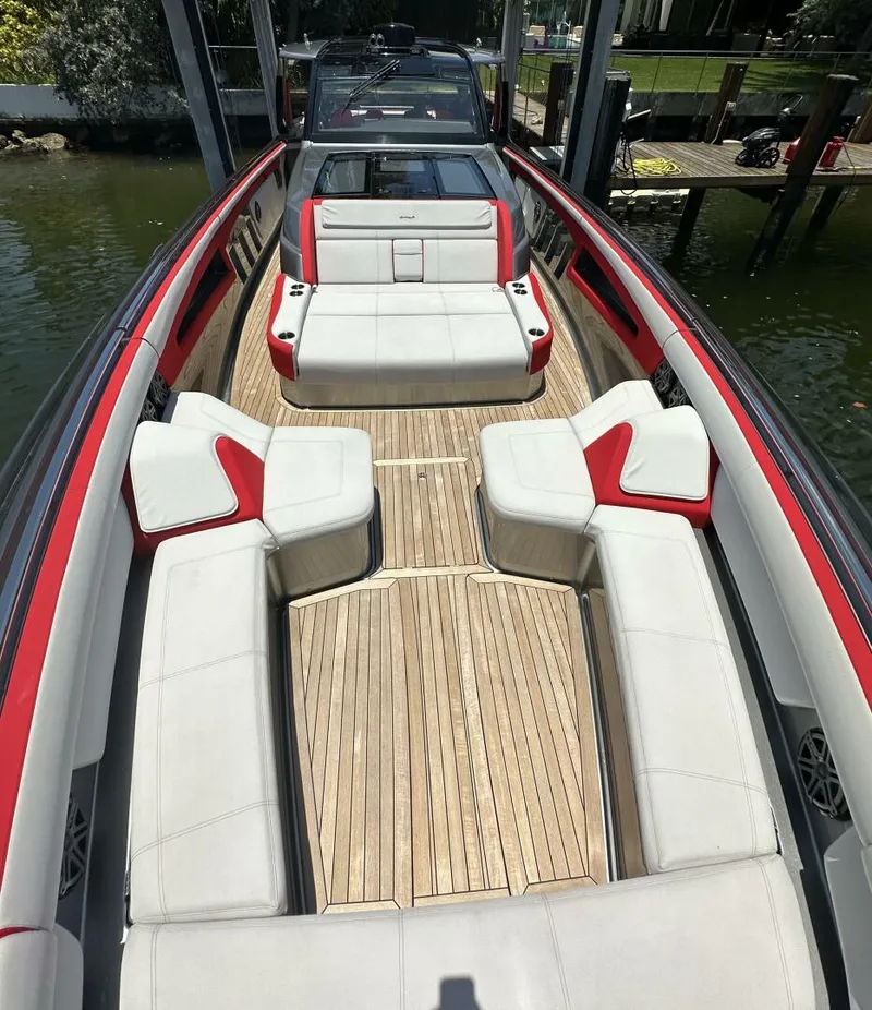 Slide: The Image of Cigarette Tirranna 2020 - 3808897