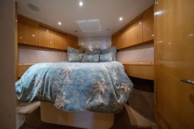 Slide: The Image of Hatteras 54 Convertible 2003 - 70