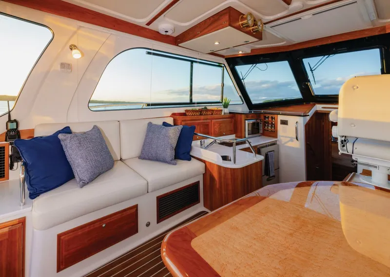 Slide: The Image of Back Cove 372 Express 2027 - 3992138