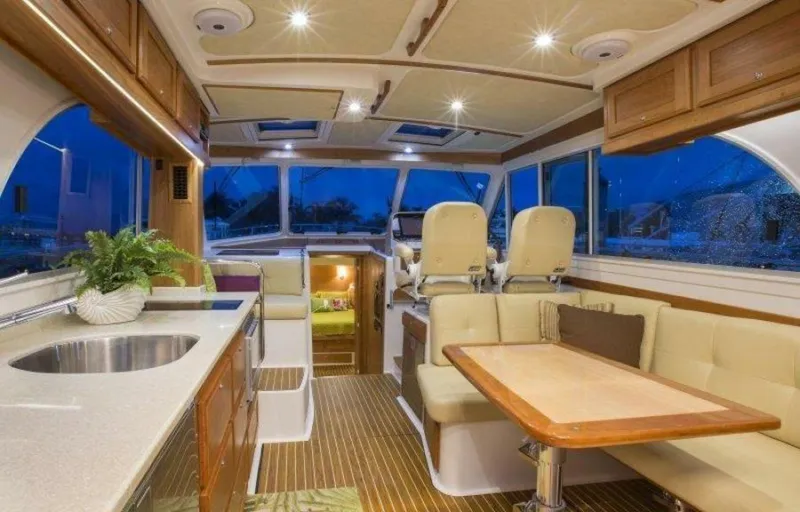 Slide: The Image of Back Cove 41 Express 2026 - 3815846