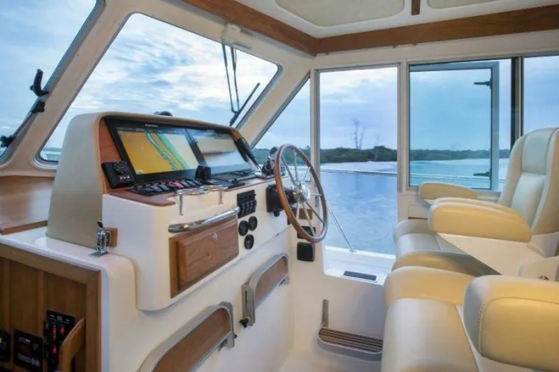 Slide: The Image of Back Cove 41 Express 2026 - 3815848