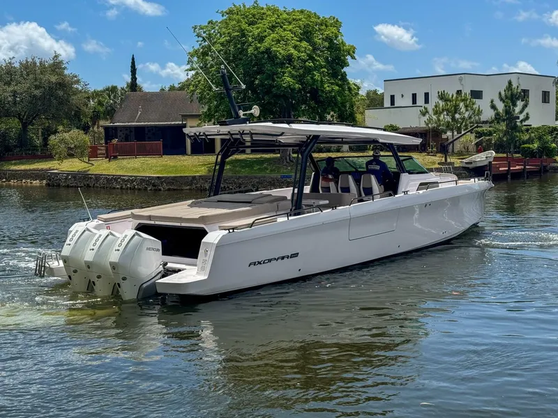 Slide: The Image of Axopar 45 ST BRABUS Trim Mediterrana 2024 - 5409951