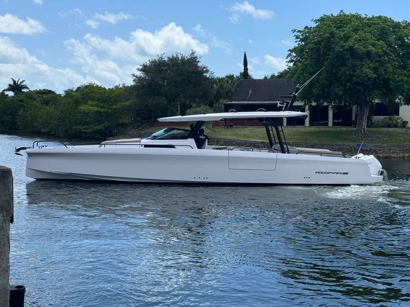 Slide: The Image of Axopar 45 ST BRABUS Trim Mediterrana 2024 - 5409954