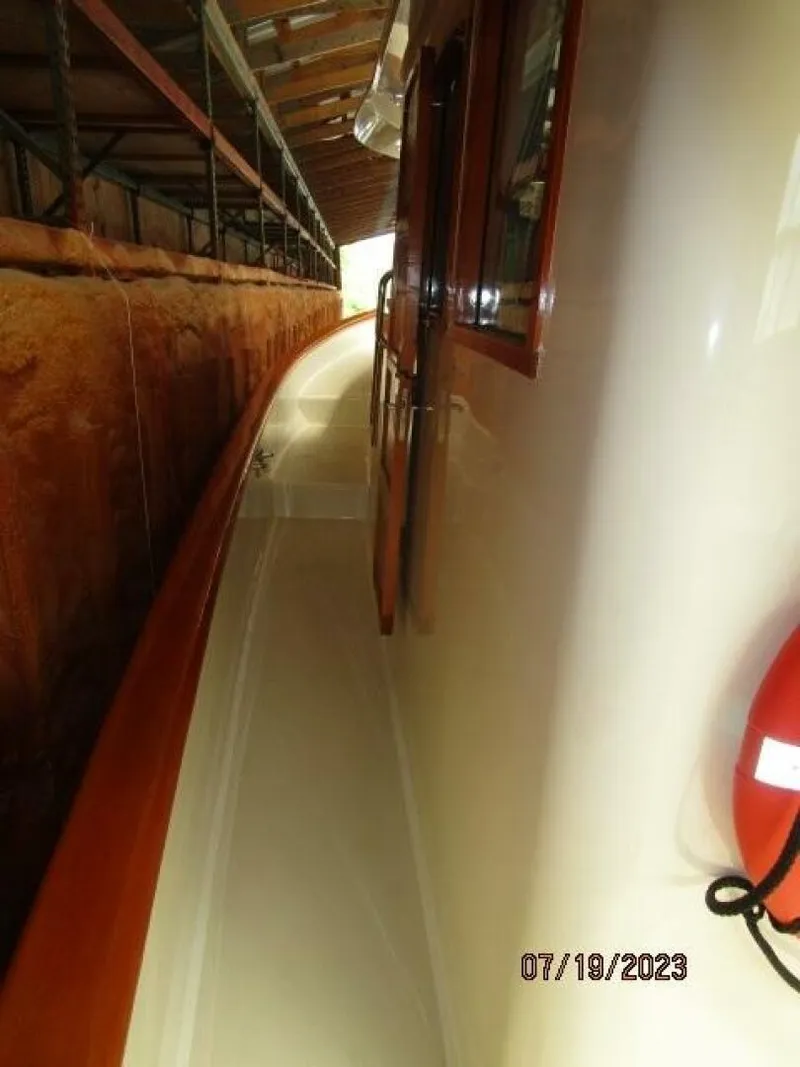 Slide: The Image of 43' Flowers port side deck2 - 3824912