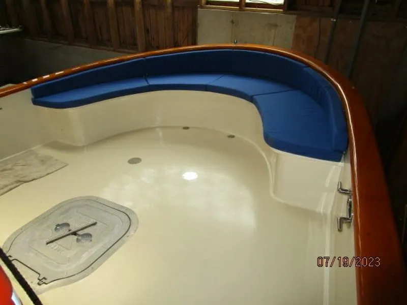 Slide: The Image of 43' Flowers aftdeck2 - 3824855