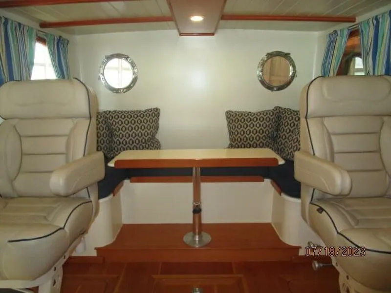 Slide: The Image of 43' Flowers pilothouse aft - 3824897