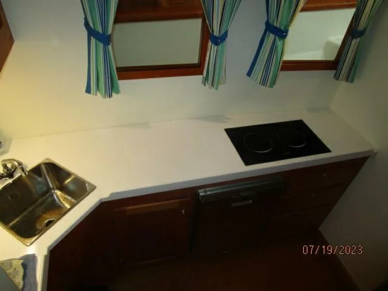 Slide: The Image of 43' Flowers galley2 - 3824882