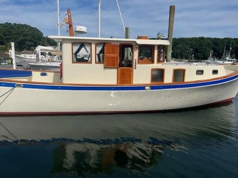 Slide: The Image of 43' Flowers starboard profile - 5583420