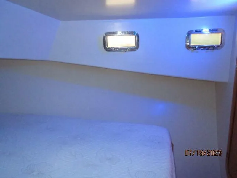 Slide: The Image of 43' Flowers master stateroom starboard - 3824925