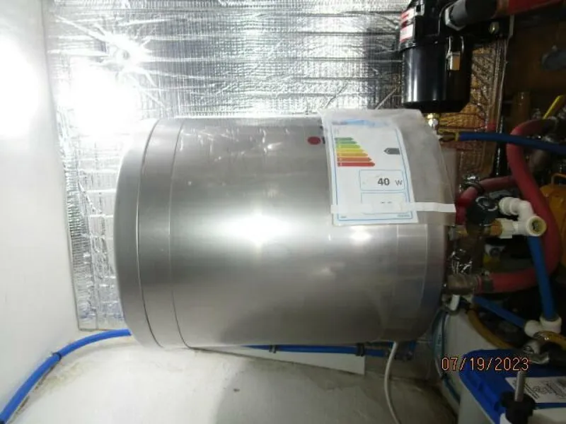 Slide: The Image of 43' Flowers water heater - 3824938