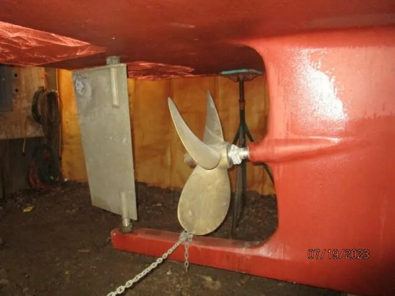 Slide: The Image of 43' Flowers running gear - 3824918