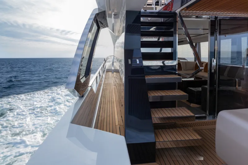 Slide: The Image of Astondoa AS8 Flybridge 2024 - 3830468