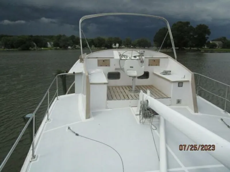 Slide: The Image of 42' Kadey-Krogen flybridge forward2 - 3831156