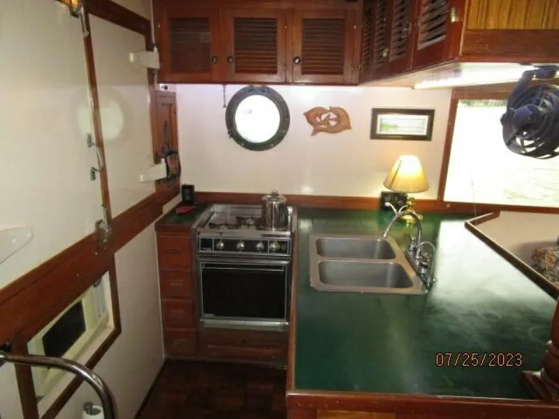 Slide: The Image of 42' Kadey-Krogen galley2 - 3831163