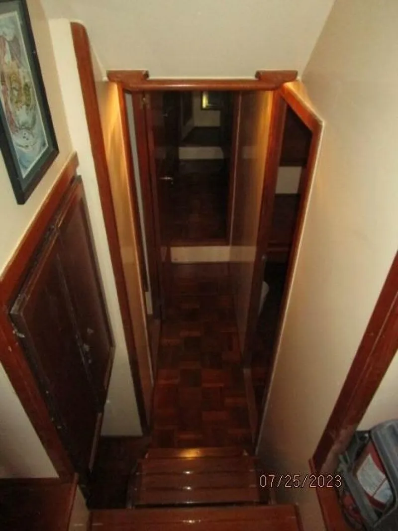 Slide: The Image of 42' Kadey-Krogen guest companionway - 3831167