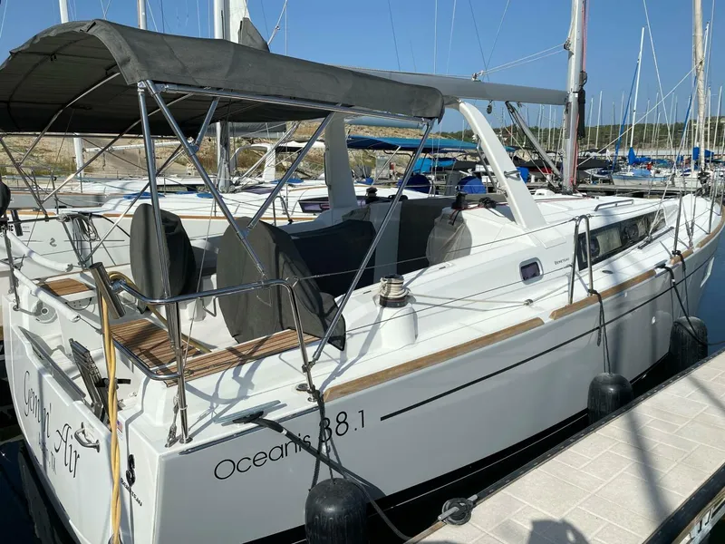 Slide: The Image of Beneteau Oceanis 38.1 2018 - 3832248