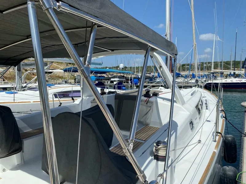 Slide: The Image of Beneteau Oceanis 38.1 2018 - 3832249