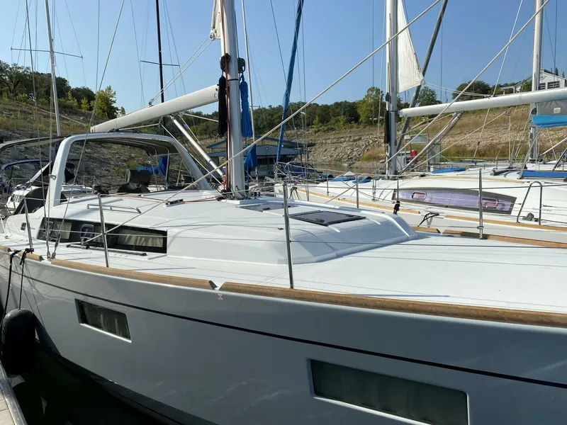 Slide: The Image of Beneteau Oceanis 38.1 2018 - 3832247