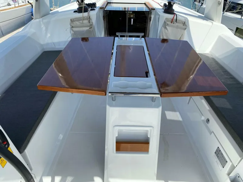 Slide: The Image of Beneteau Oceanis 38.1 2018 - 3832260
