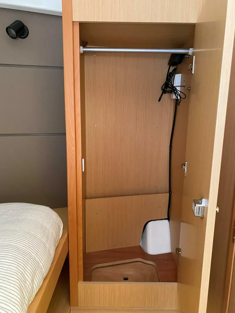 Slide: The Image of Beneteau Oceanis 38.1 2018 - 3832289