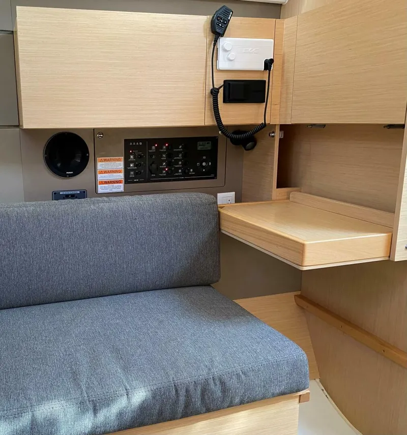 Slide: The Image of Beneteau Oceanis 38.1 2018 - 3832294