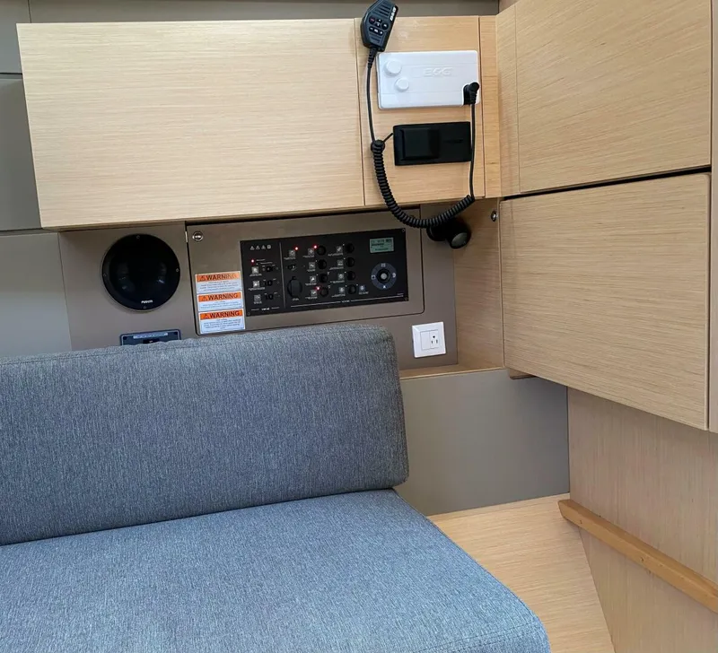 Slide: The Image of Beneteau Oceanis 38.1 2018 - 3832295