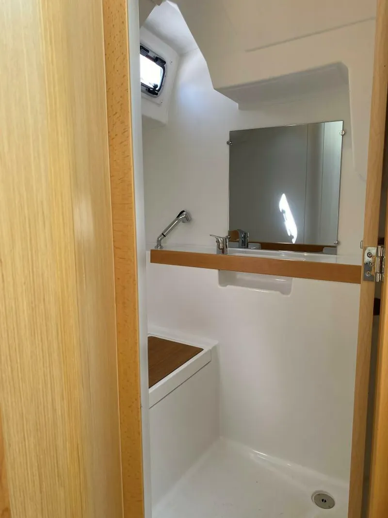 Slide: The Image of Beneteau Oceanis 38.1 2018 - 3832305