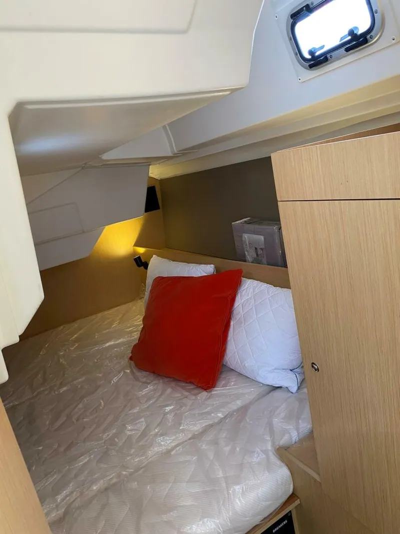 Slide: The Image of Beneteau Oceanis 38.1 2018 - 3832265