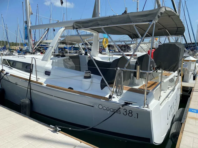 Slide: The Image of Beneteau Oceanis 38.1 2018 - 3832244