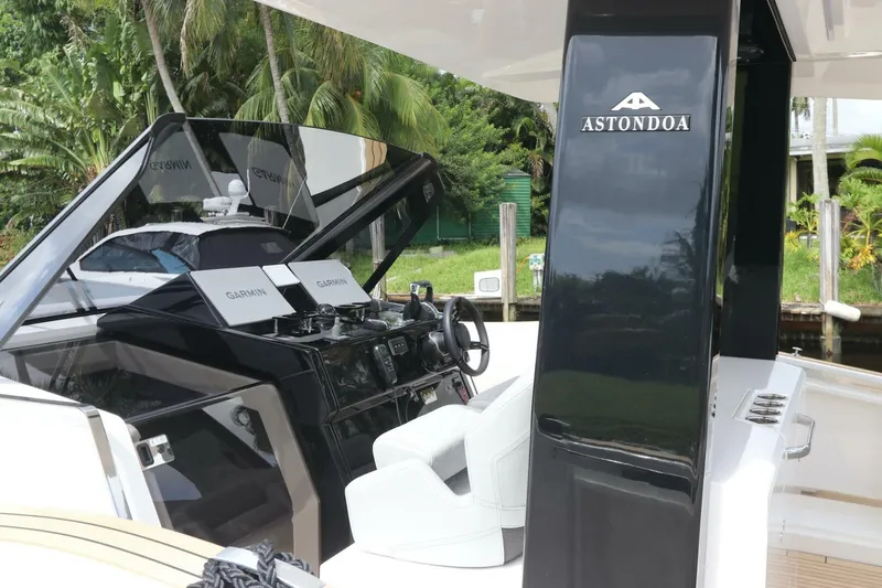 Slide: The Image of Astondoa 377 Coupe Outboard 2024 - 3833665