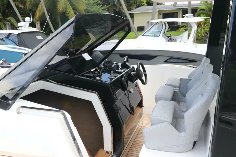 Slide: The Image of Astondoa 377 Coupe Outboard 2024 - 3833669