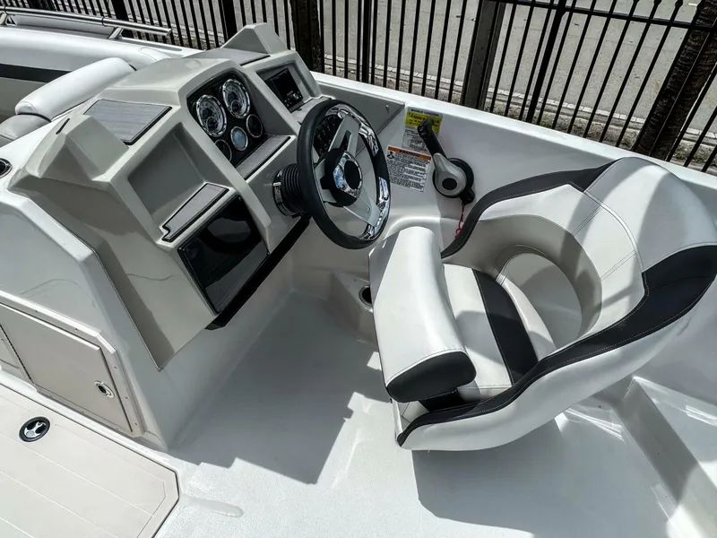 Slide: The Image of Starcraft SVX 211 OB 2024 - 5620251