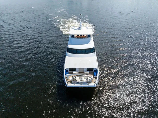 Slide: The Image of Sabre Flybridge 2004 - 26