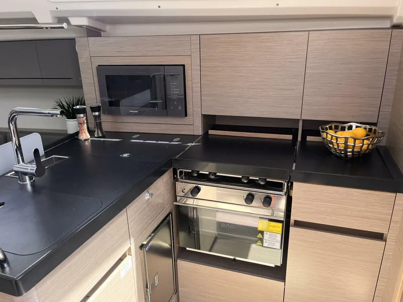 Slide: The Image of Hanse 418 2023 - 3839400