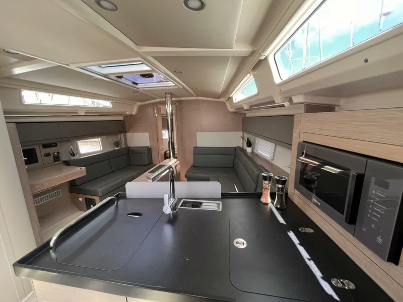 Slide: The Image of Hanse 418 2023 - 3839404