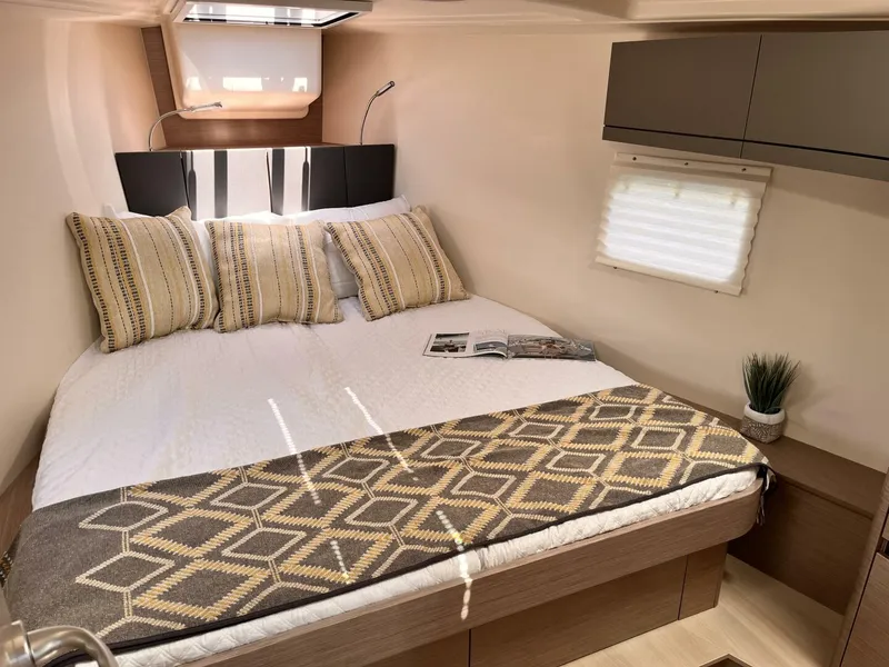 Slide: The Image of Hanse 418 2023 - 3839389