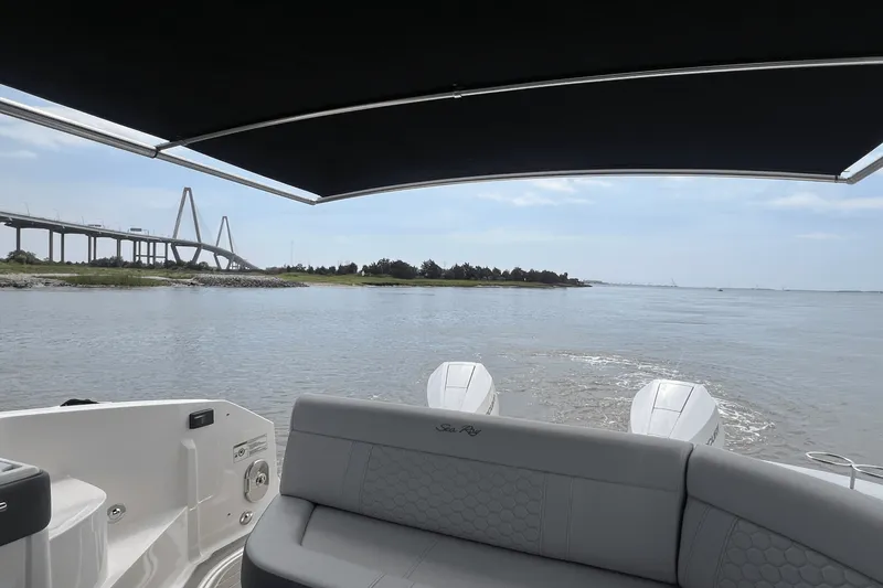 Slide: The Image of Sea Ray Sundancer 320 Outboard 2025 - 26