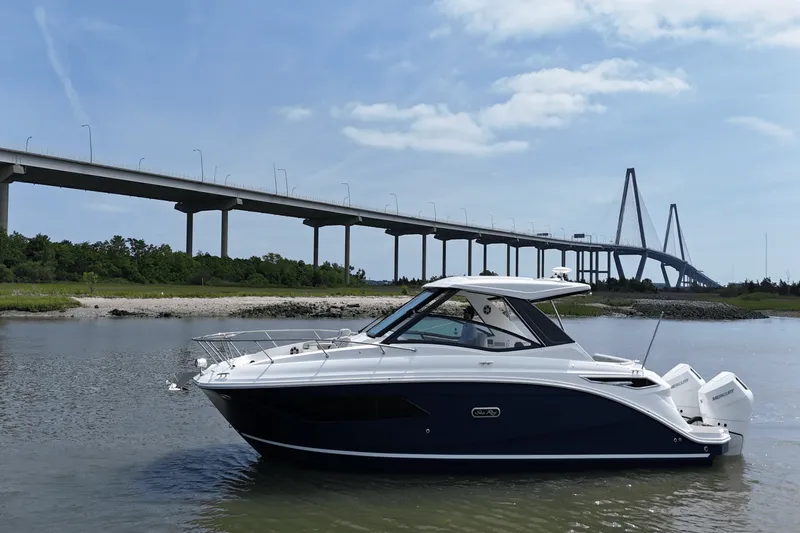 Slide: The Image of Sea Ray Sundancer 320 Outboard 2025 - 3