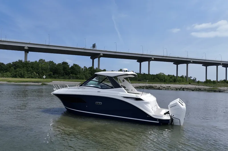 Slide: The Image of Sea Ray Sundancer 320 Outboard 2025 - 4