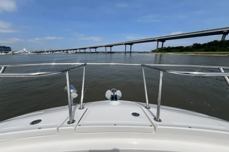 Slide: The Image of Sea Ray Sundancer 320 Outboard 2025 - 54