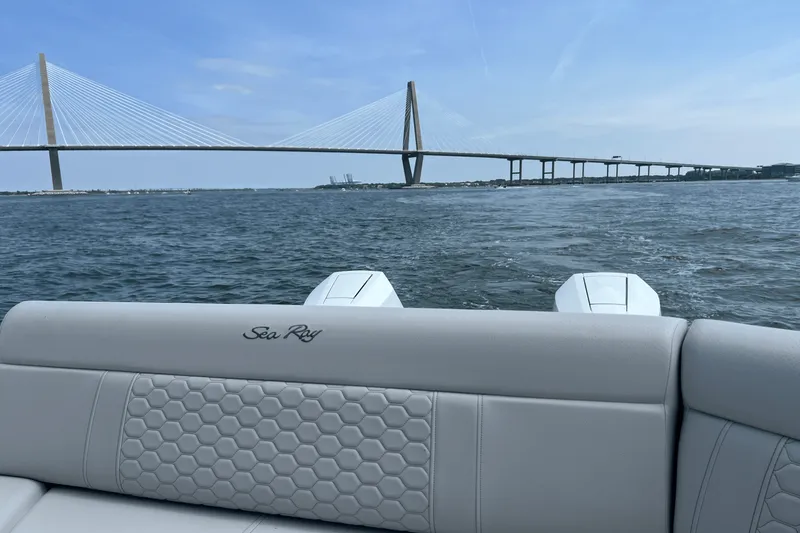 Slide: The Image of Sea Ray Sundancer 320 Outboard 2025 - 55