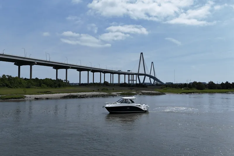 Slide: The Image of Sea Ray Sundancer 320 Outboard 2025 - 2