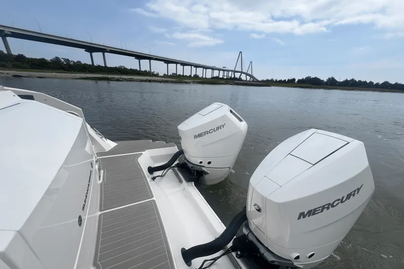 Slide: The Image of Sea Ray Sundancer 320 Outboard 2025 - 8