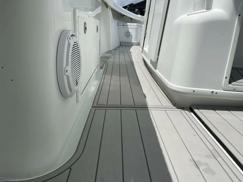 Slide: The Image of Yellowfin 42 2014 - 3852451