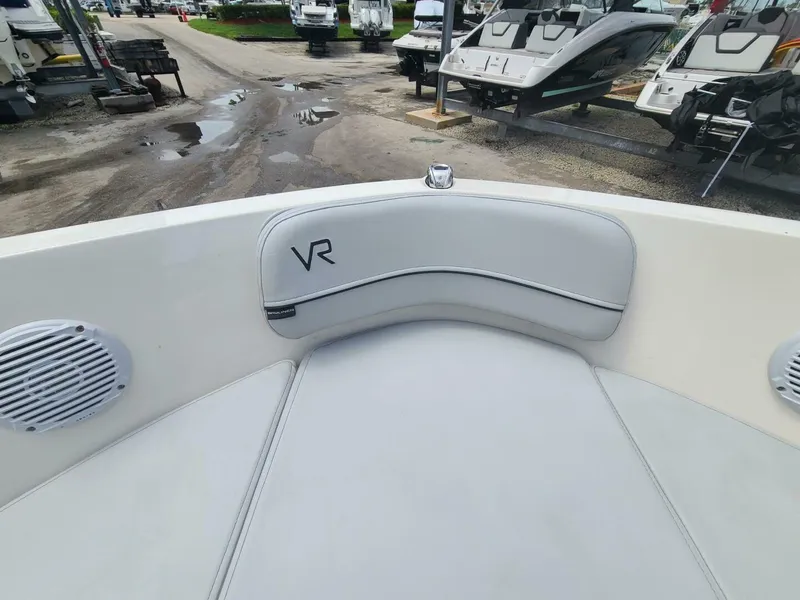 Slide: The Image of Bayliner VR5 2022 - 3853520