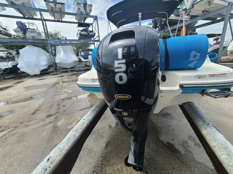 Slide: The Image of Bayliner VR5 2022 - 3853516