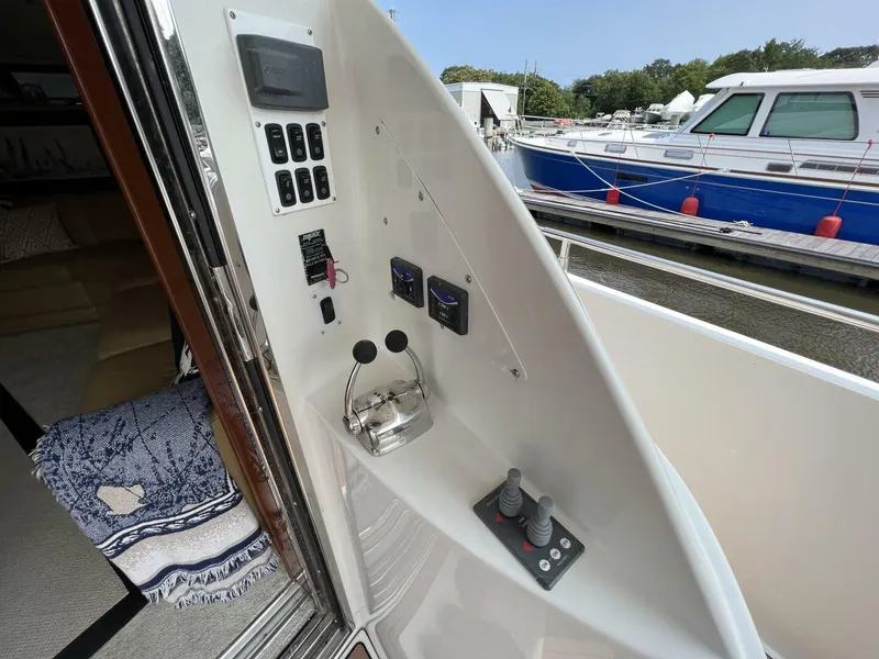 Slide: The Image of Marquis 59 Fly Bridge - Markham Edition 2008 - 3853733