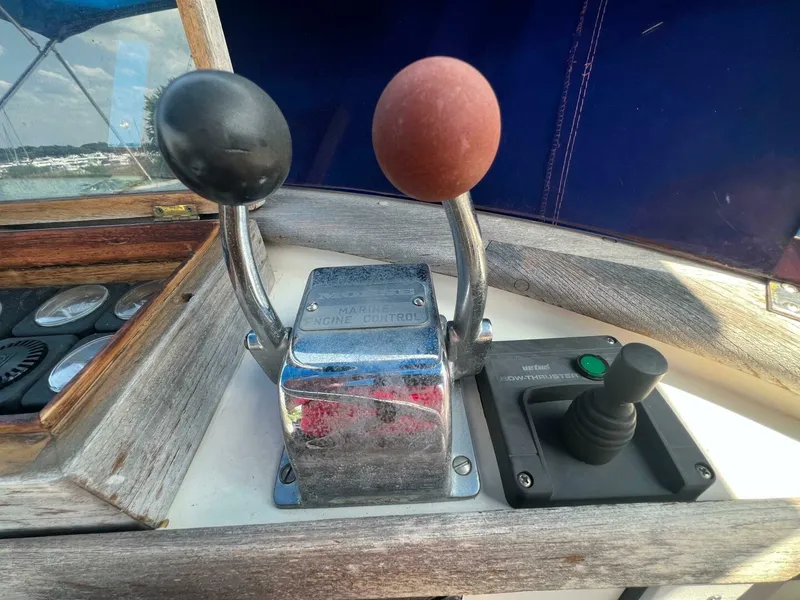 Slide: The Image of Hershine Newburyport 1987 - 3855266