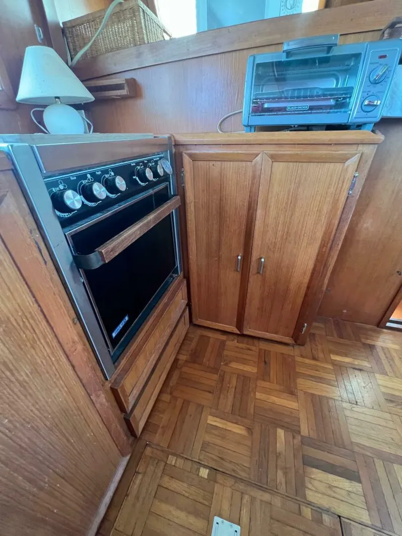 Slide: The Image of Hershine Newburyport 1987 - 3855314