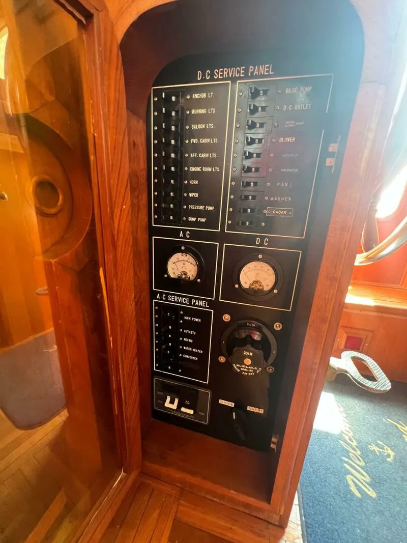 Slide: The Image of Hershine Newburyport 1987 - 3855296